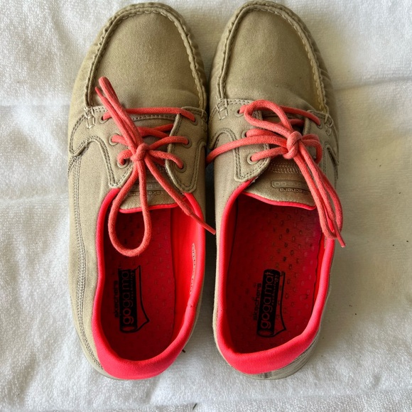 Skechers On The Go Resalyte Women’s Loafers Slip Ons Size 9 - Picture 1 of 5